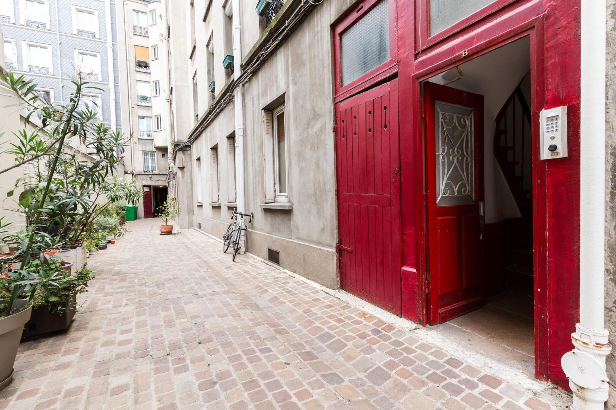 Loft 4 Bedroom Montmartre Pigalle Ac By Lcc Agency Paris Eksteriør billede